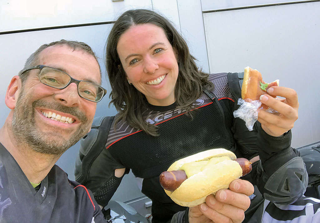 Mittagspause - dreckig aber glücklich