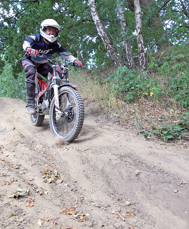 Trial Einsteigertraining - bergab bremsen