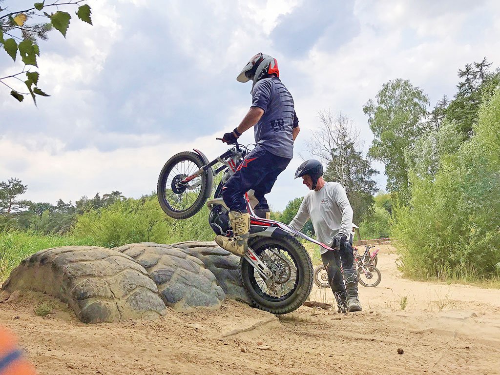 Trial Einsteigertraining - Hindernis überwinden