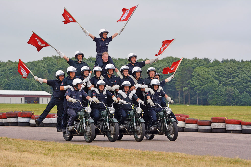 Pyramide - Motorradstaffel der Polizei Hamburg