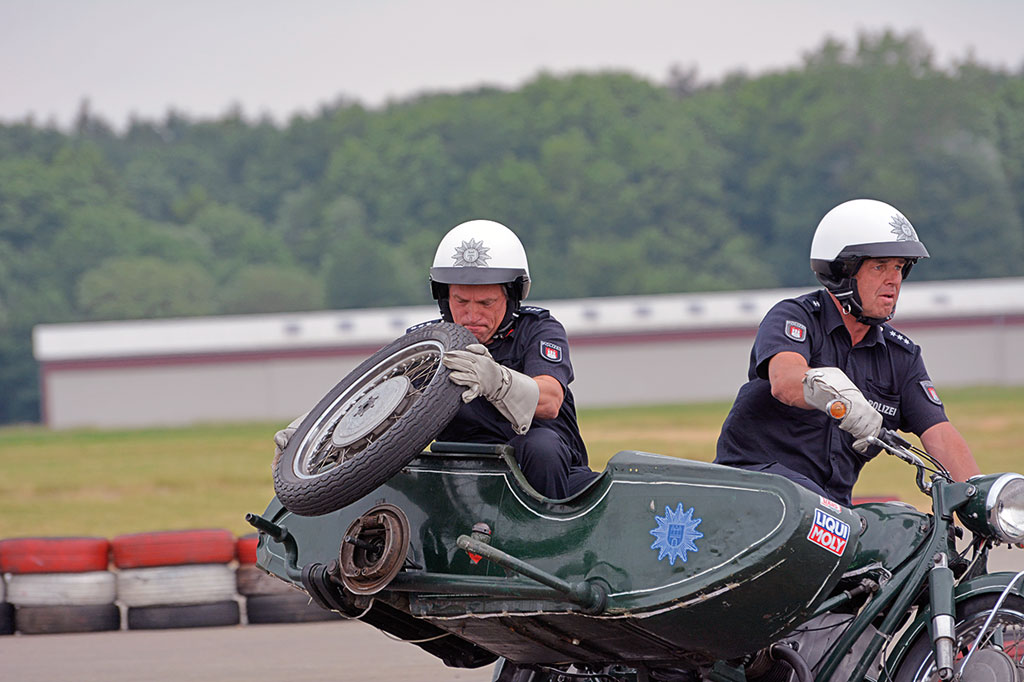 Radwechsel - Motorradstaffel der Polizei Hamburg
