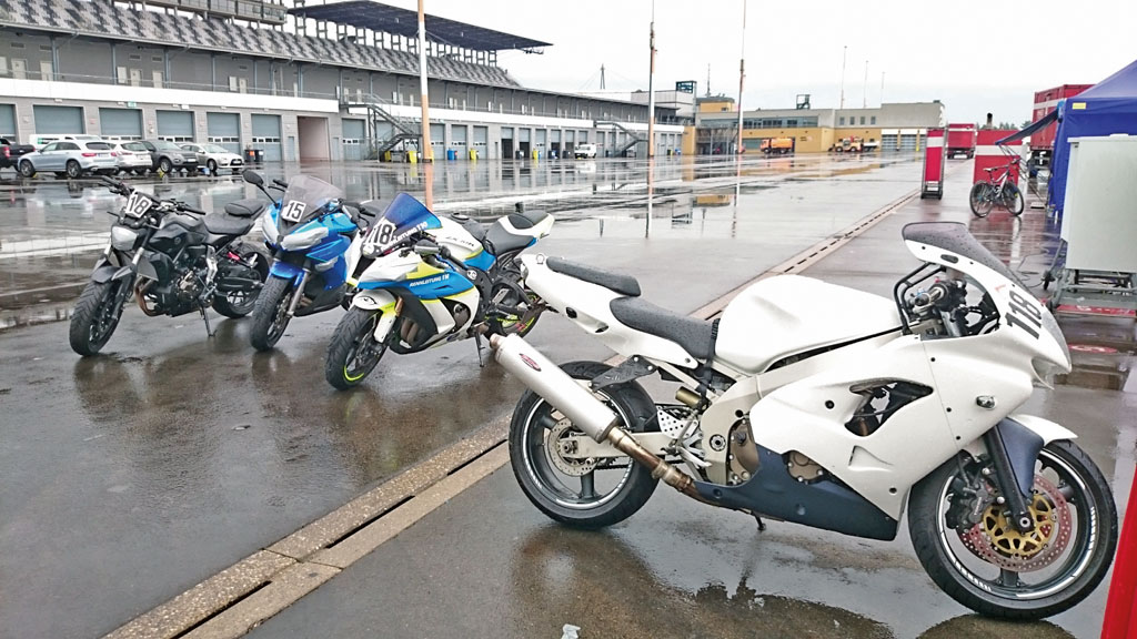 Bei Regen macht ein Training nicht so viel Spaß...
