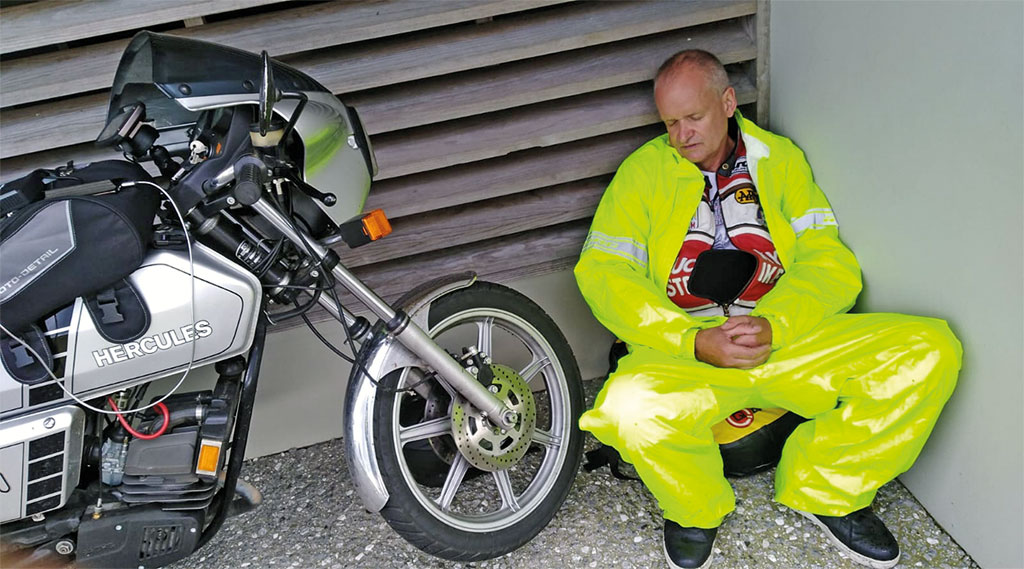 Kleines Nickerchen und auf die Sonne warten - Mit 50 ccm nach Gibraltar und zurück 