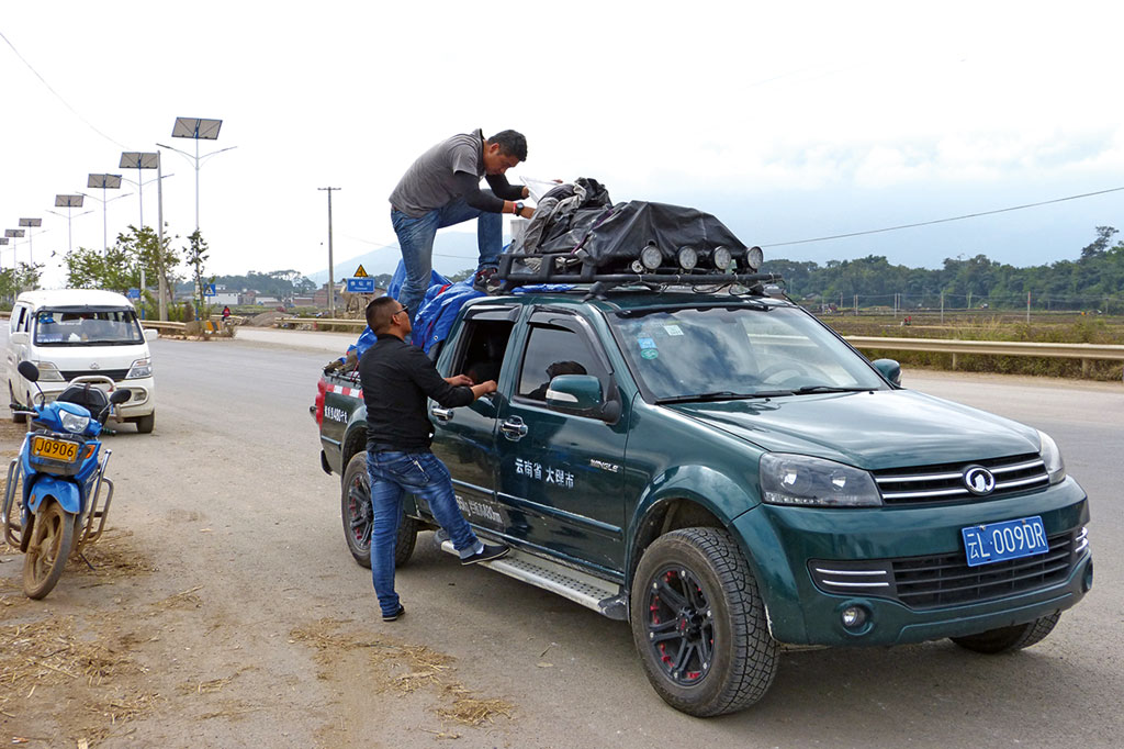 Unser Pickup - Motorrad-Gruppenreise Yunann, China
