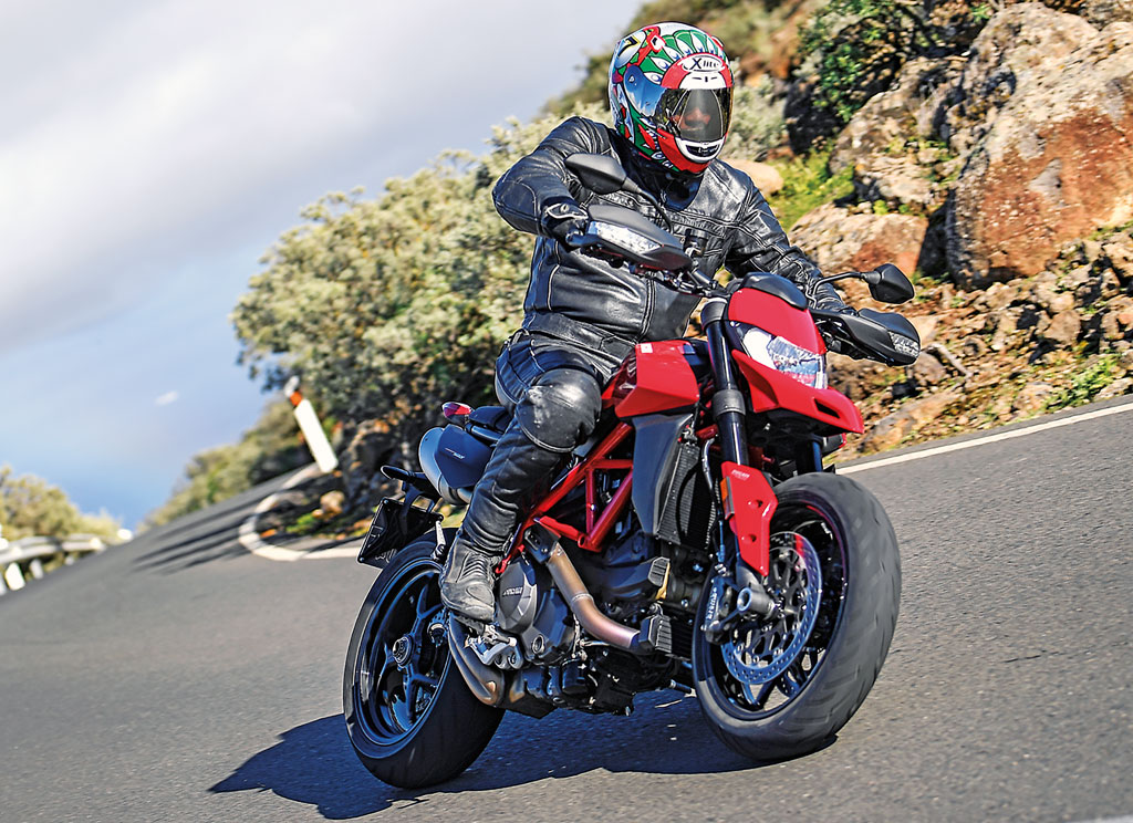 Ducati Hypermotard 950 - Modell 2019 - auf der Landstraße