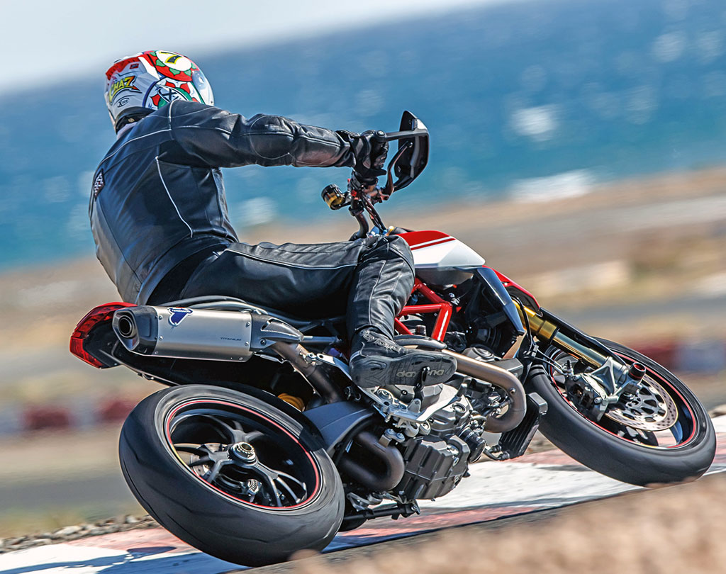 Ducati Hypermotard 950SP - Modell 2019 - auf der Renne
