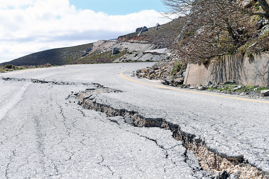 Straßenschäden auf Kreta