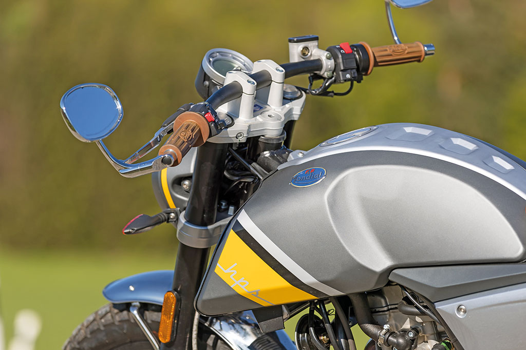 Flacher Lenker an der Mondial HPS 125i - Modell 2019