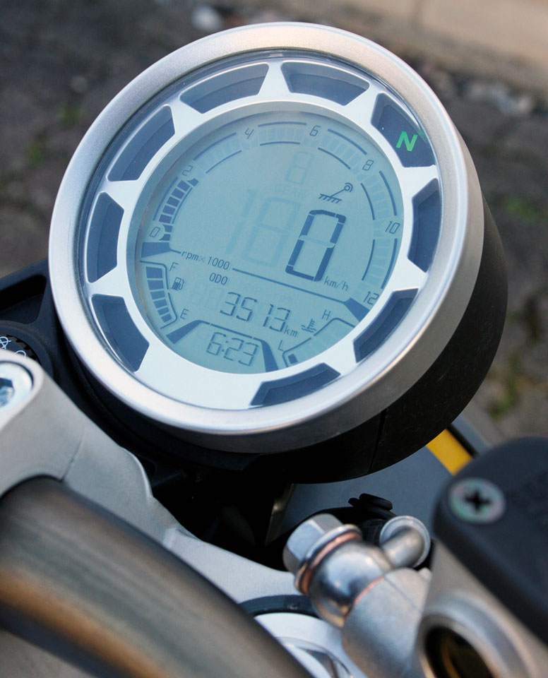 Tacho der Mondial HPS 125i - Modell 2019