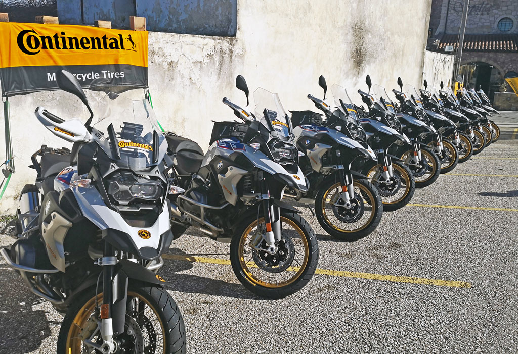 Warten auf den Einsatz - Präsentation des Continental TrailAttack3 auf Kreta