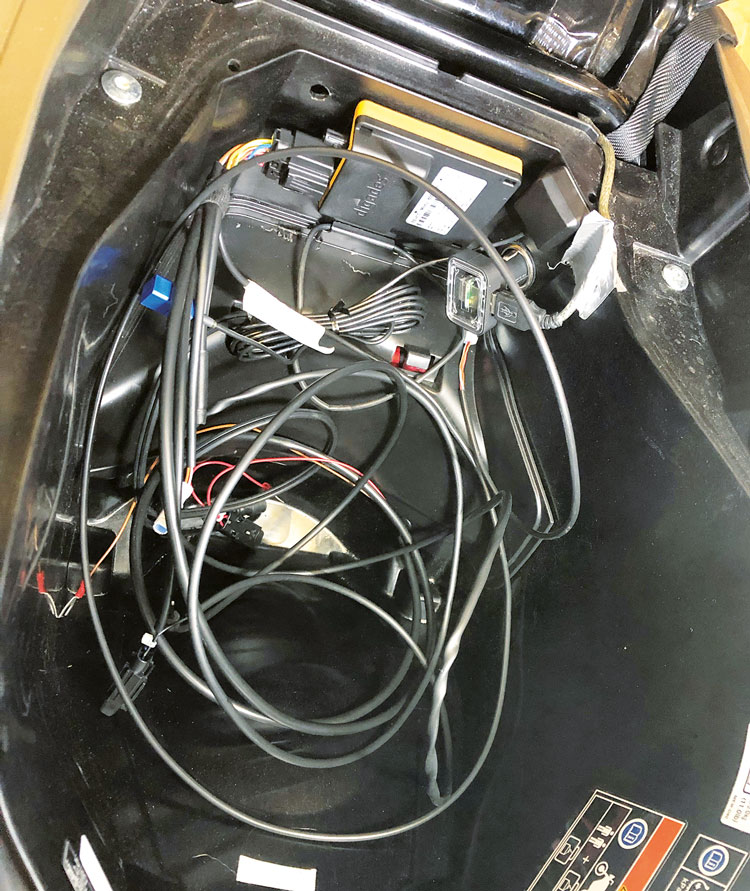 Kabelsalat - dguard Motorrad eCall beim Einbau 