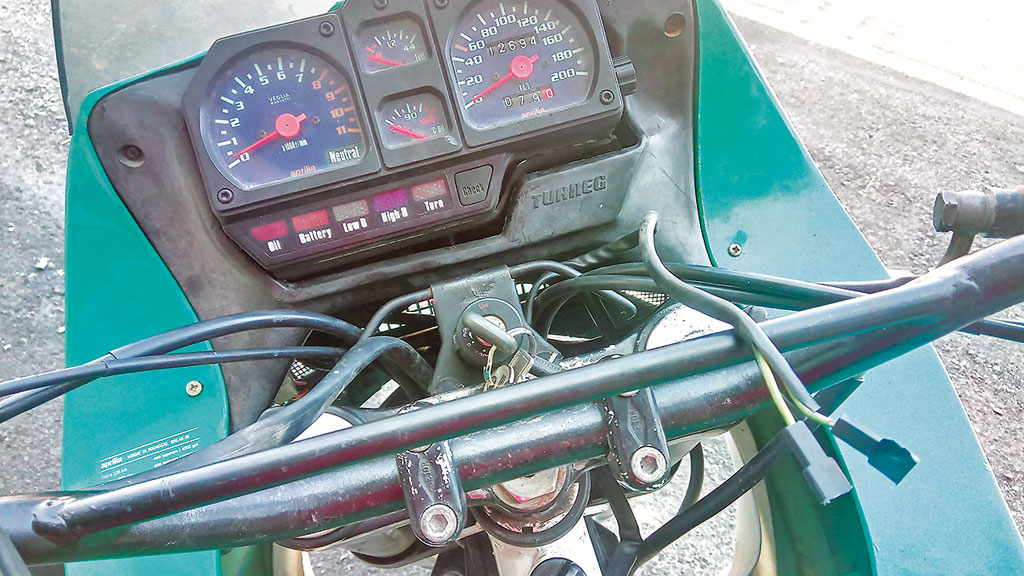 Cockpit - Aprilia 350 Tuareg Wind