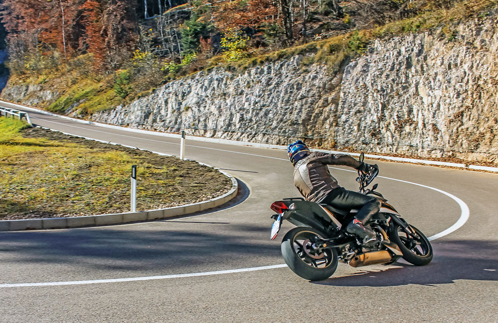 Motoprosa - Auffahrt zum Mendelpass