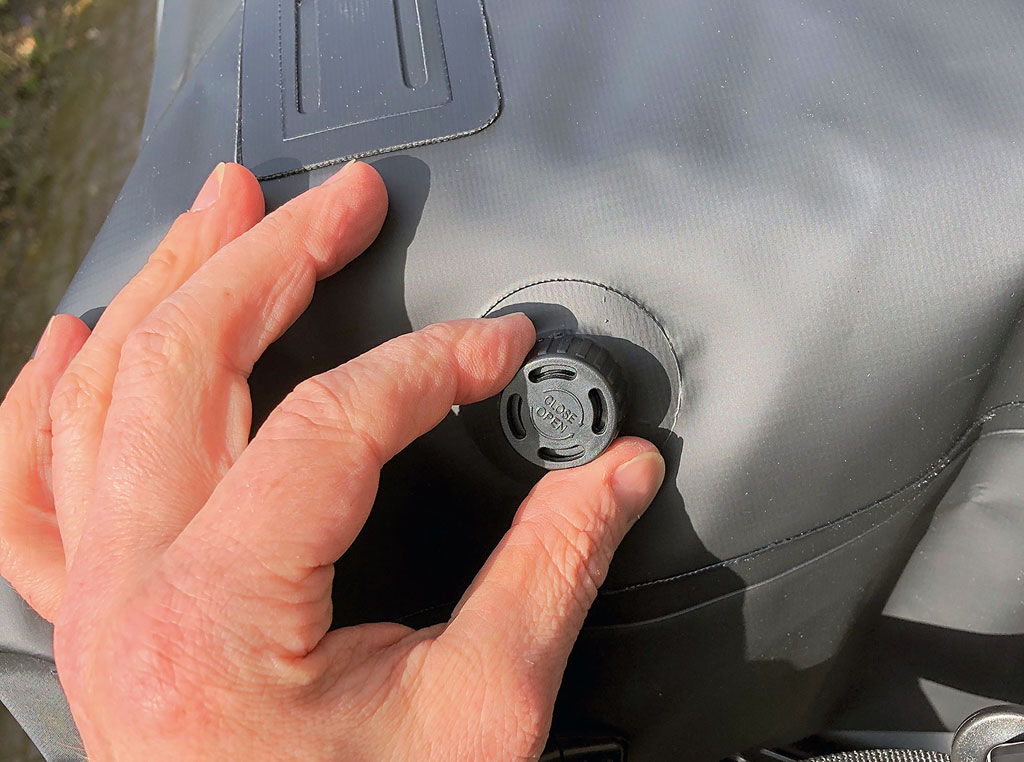 Ventil an den GIVI Trekker Outback Taschen