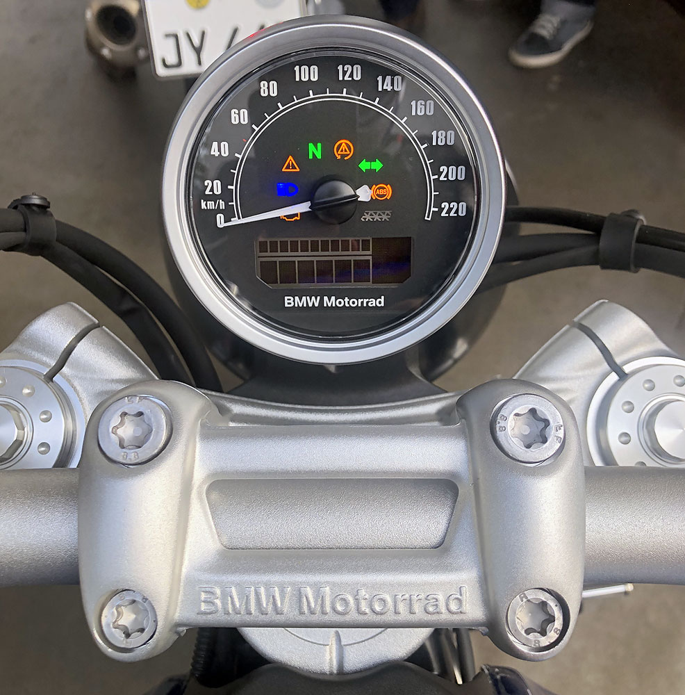 Tacho der BMW R nineT /5 