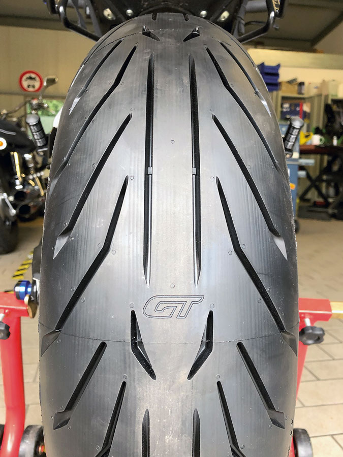 Pirelli Angel GT2 - cooles Profil