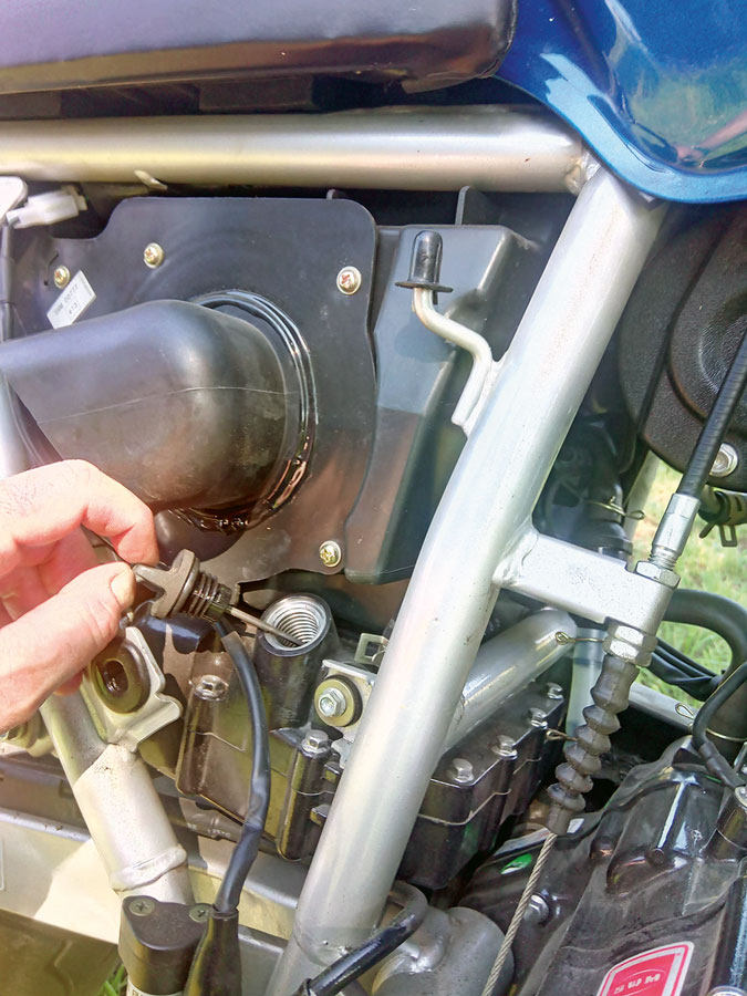 Ölpeilstab und Luftfilter - SWM 440 Gran Turismo