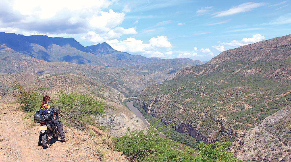 Schlucht - Kolumbien mit Motor2Travel