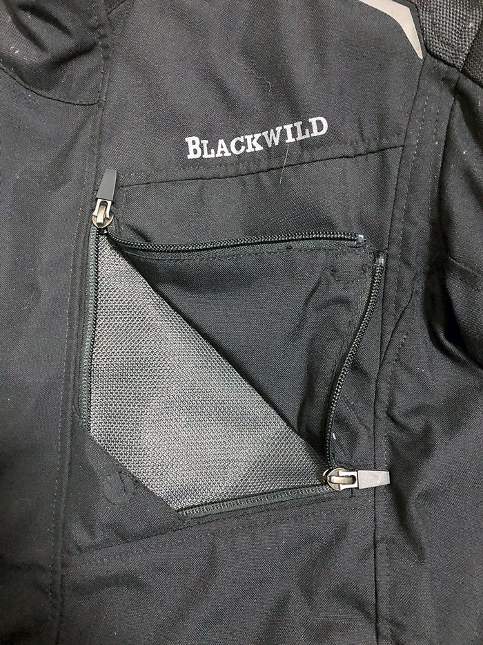 Brust-Lüftungsöffnung, Blackwild Nr.1 Textilkombi