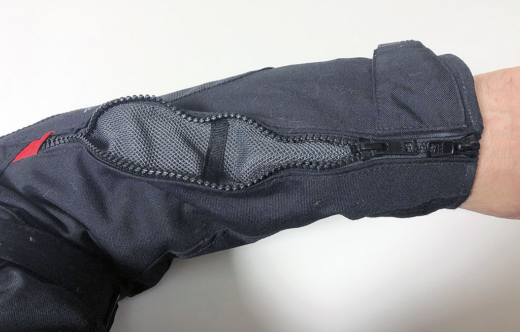 Unterarm-Belüftung, Blackwild Nr.1 Textilkombi