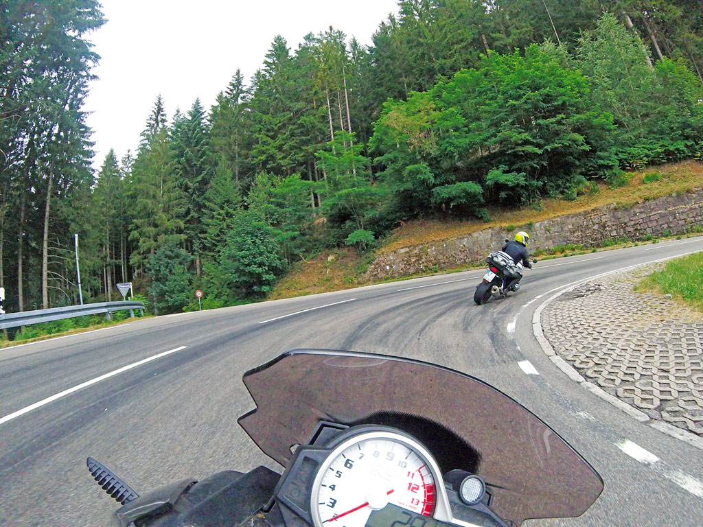 Im Visier - BMW R 1200 R (LC)