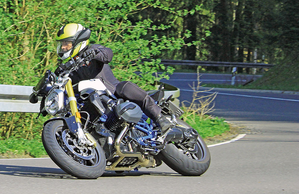 Landstraßenräuber- BMW R 1200 R (LC)