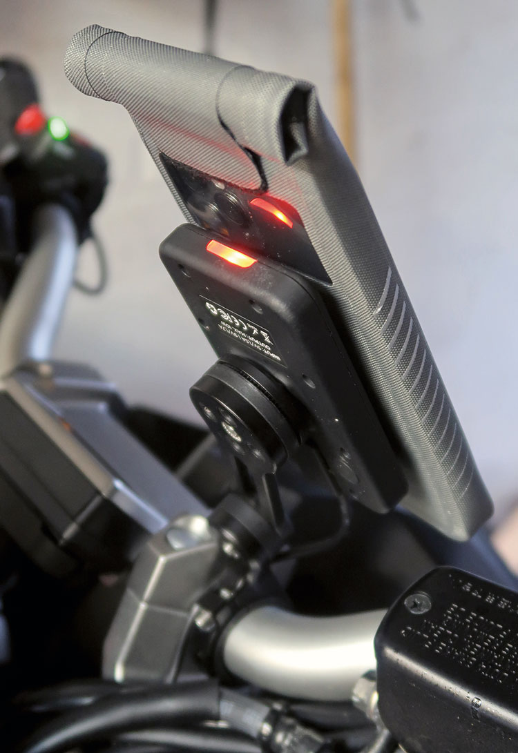 SP Connect Universaltasche funktioniert nicht mit QI-Lader