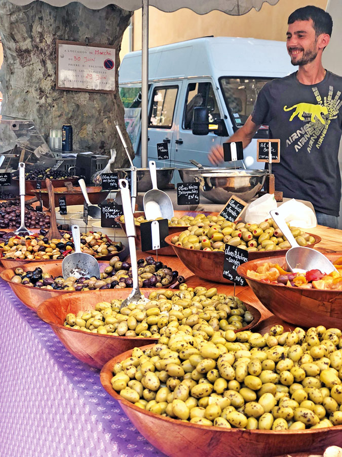 Marktbesuch - Motorrad-Urlaub in der Provence