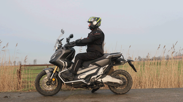 3 Sitzpositionen dank Zusatzrasten am Honda X-ADV 750, Modell 2018