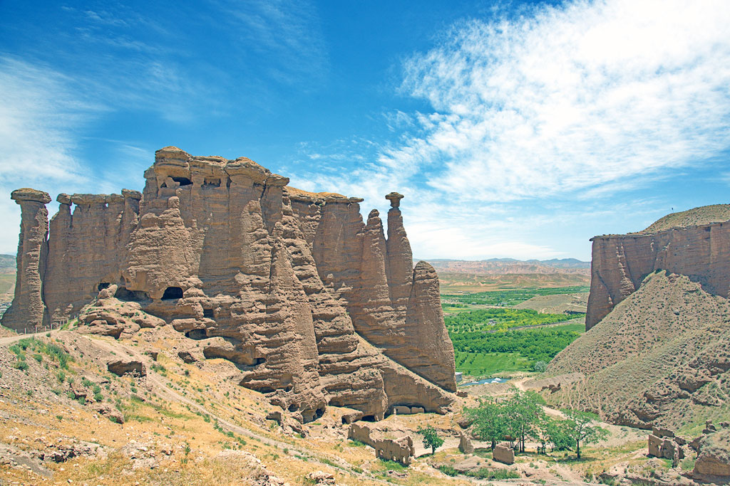 Geführte Motorradtour Iran - Behestan-Castle, die Burg im Berg
