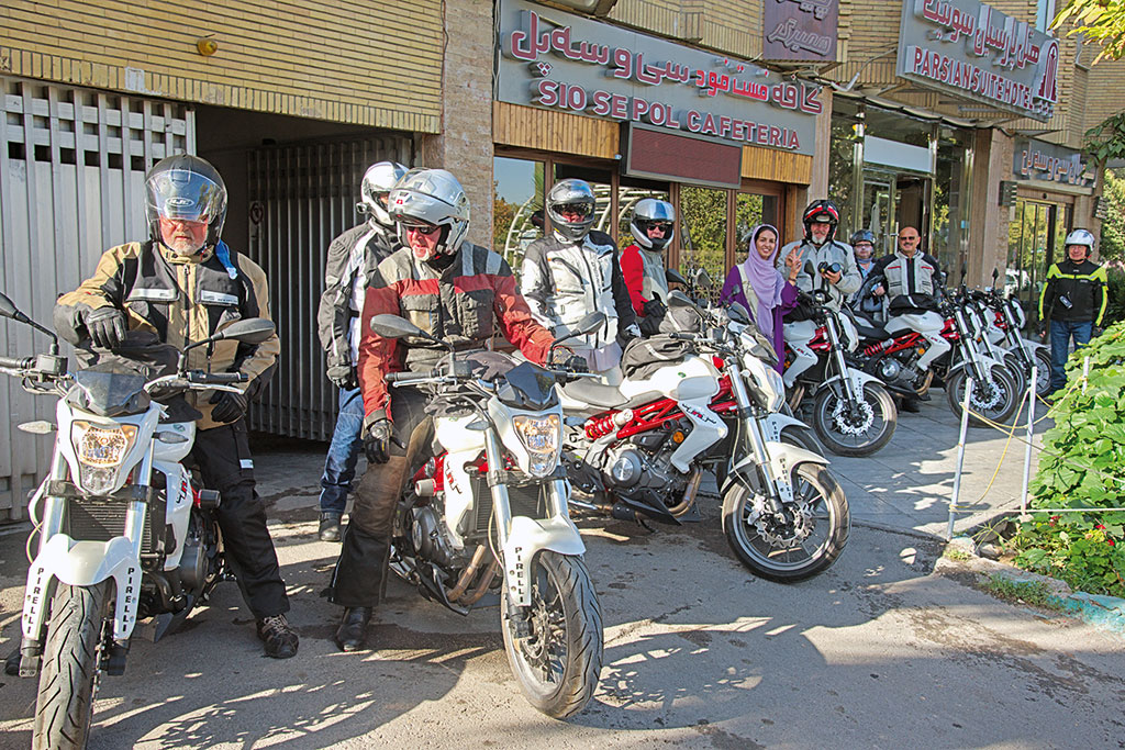 Geführte Motorradtour Iran auf Benelli 250 TNT