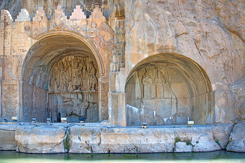 Geführte Motorradtour Iran - Weit über 1000 Jahre alt, Felsenreliefs in Taq-e Bostan