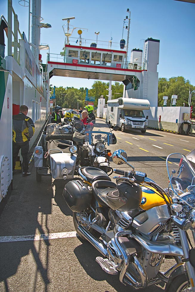 Auf der Fähre über die Swine