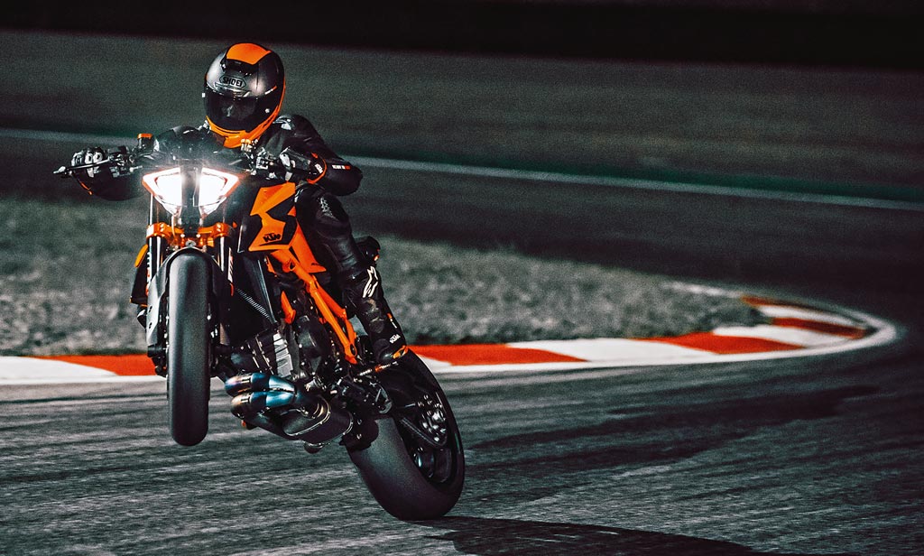 KTM 1290 Super Duke R in Portimão KTM 1290 Super Duke R in Portimão