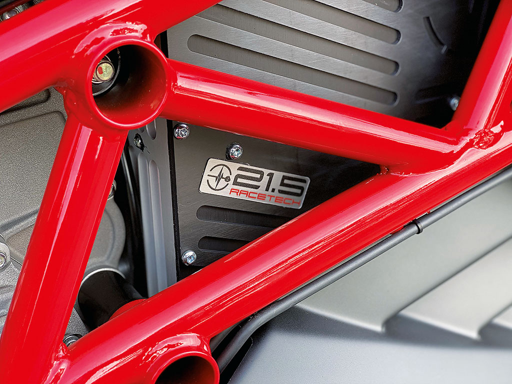 Dominanz: 21,5 kWh und CCS bietet aktuell kein anderer Hersteller an Dominanz: 21,5 kWh und CCS bietet aktuell kein anderer Hersteller an