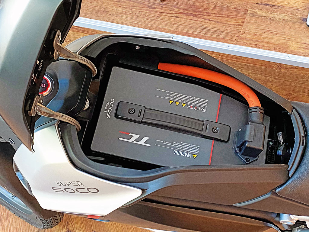 Herausnehmbare Batterie - Super Soco TC Max - Modell 2020 Herausnehmbare Batterie - Super Soco TC Max - Modell 2020