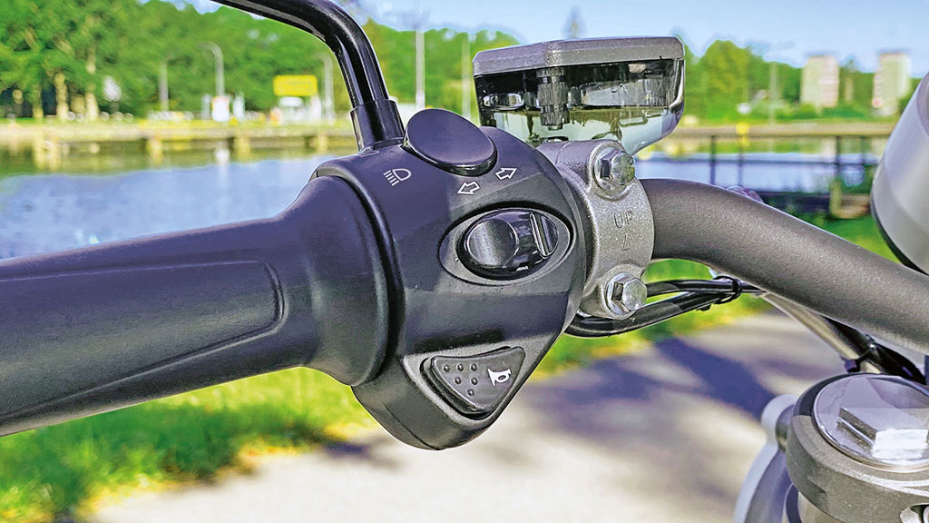 Rudimentärer Blinkerschalter - Super Soco TC Max - Modell 2020 Rudimentärer Blinkerschalter - Super Soco TC Max - Modell 2020