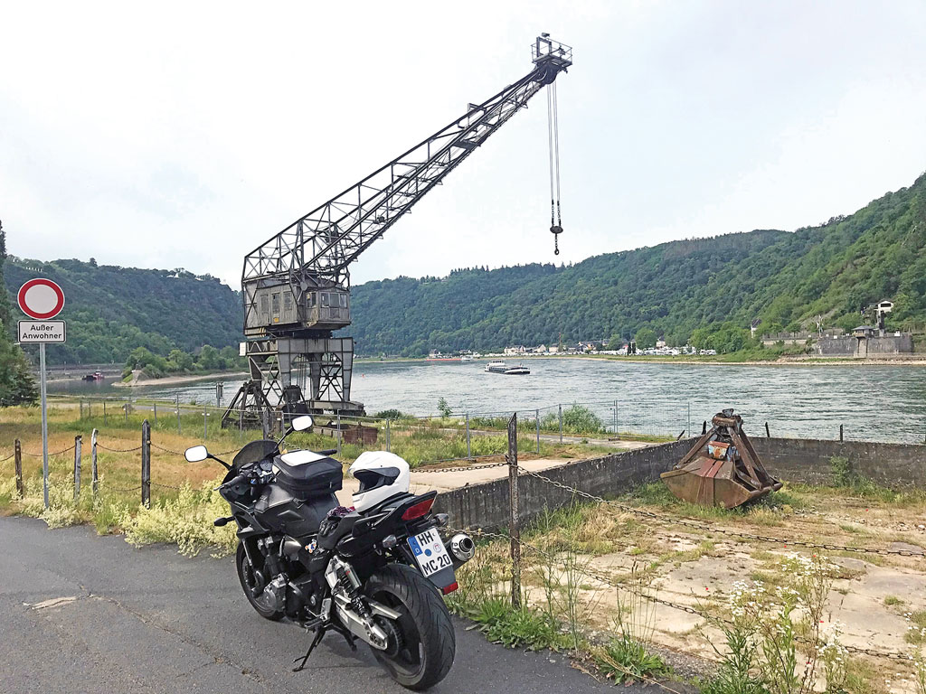 Am Rhein bei St. Goarshausen Am Rhein bei St. Goarshausen