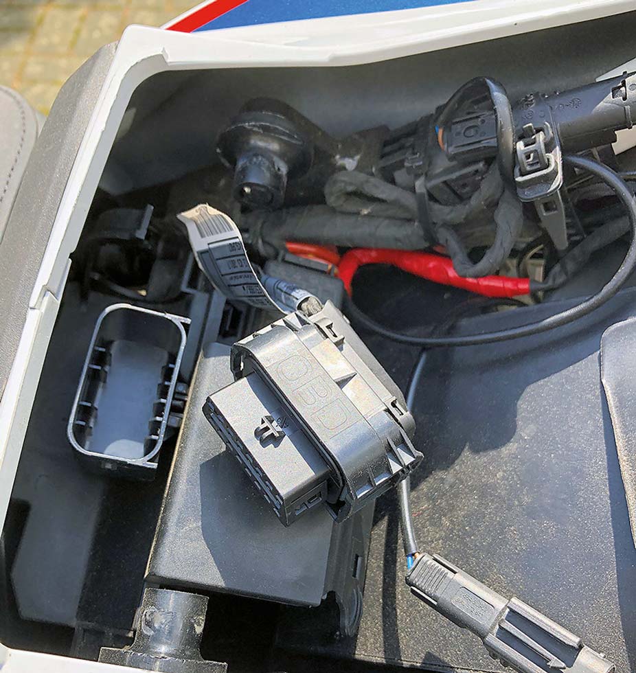 ODB-Schnittstelle an der BMW ODB-Schnittstelle an der BMW