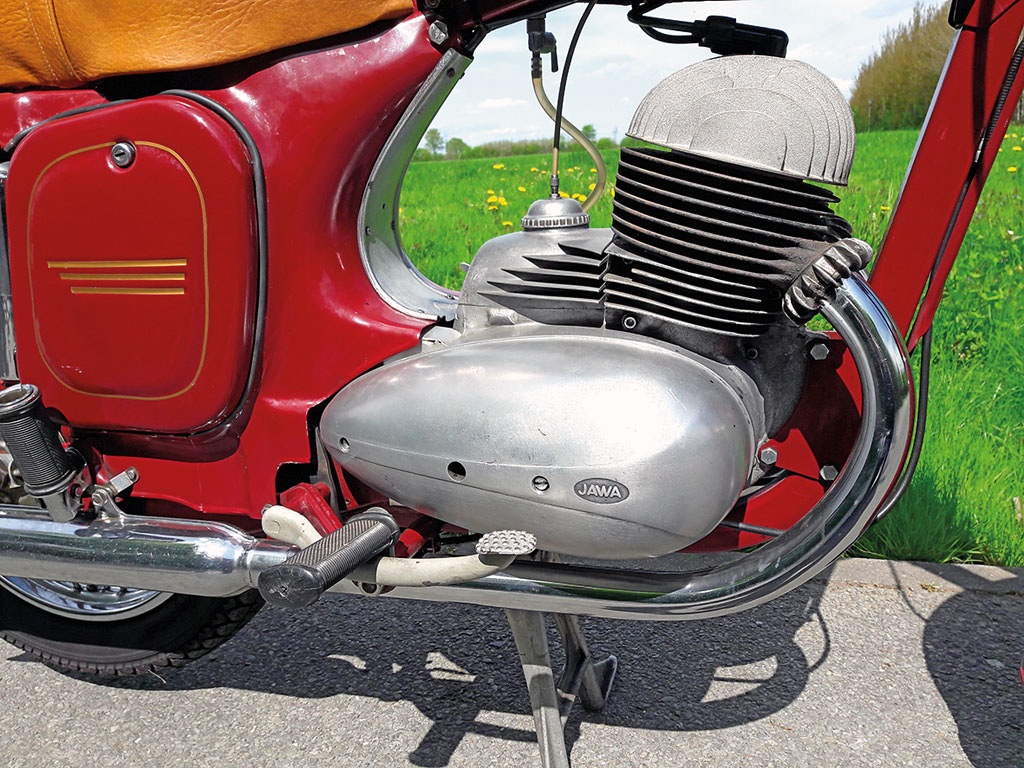 Jawa 354 Bj. 1957 - Formensprache der 1950er Jahre
