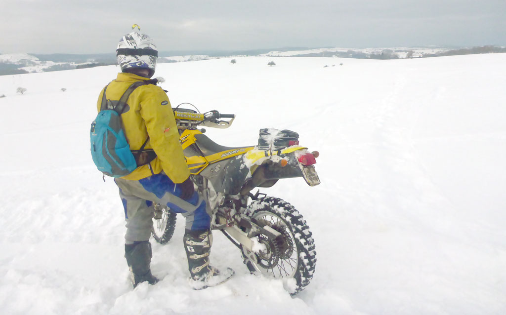 Auch im Winter bewährt sich die Suzuki DR-Z 400S Auch im Winter bewährt sich die Suzuki DR-Z 400S