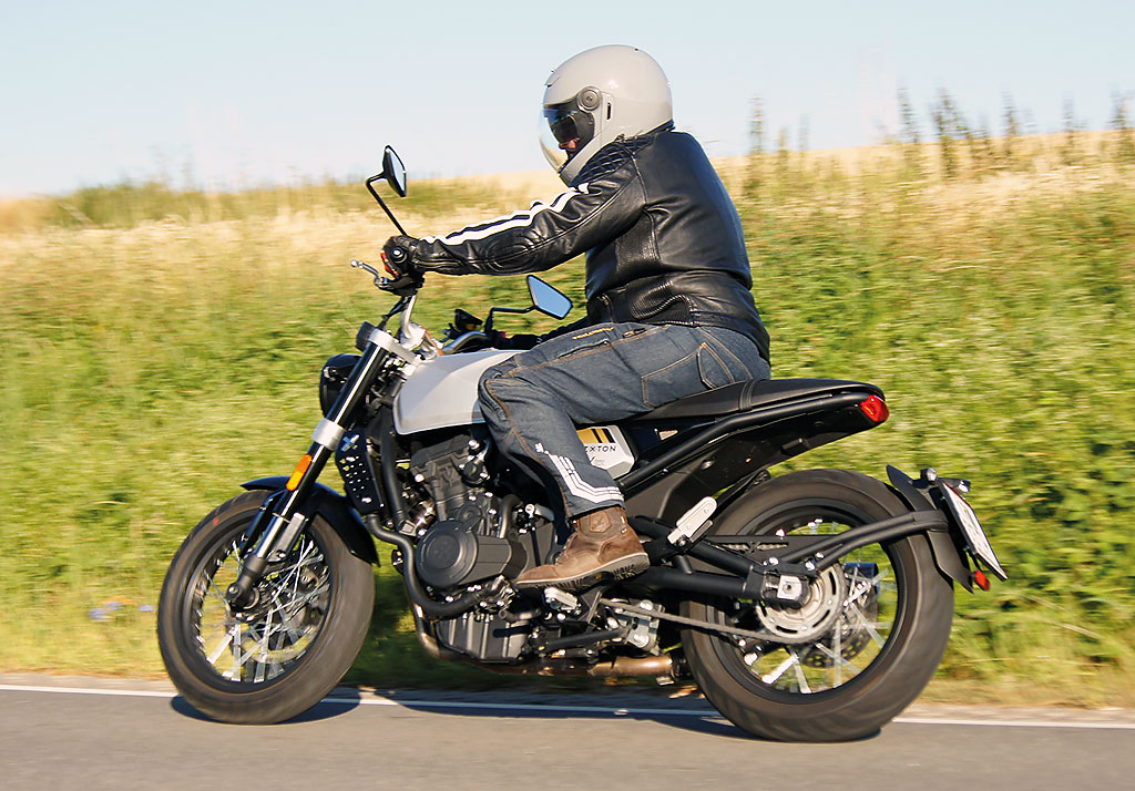 Brixton Crossfire 500 - Sitzposition Brixton Crossfire 500 - Sitzposition