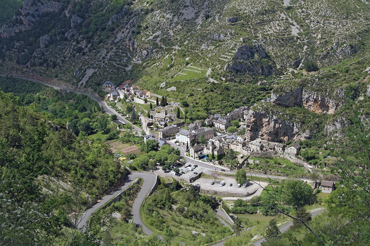 10 Spitzkehren runter nach La Malène