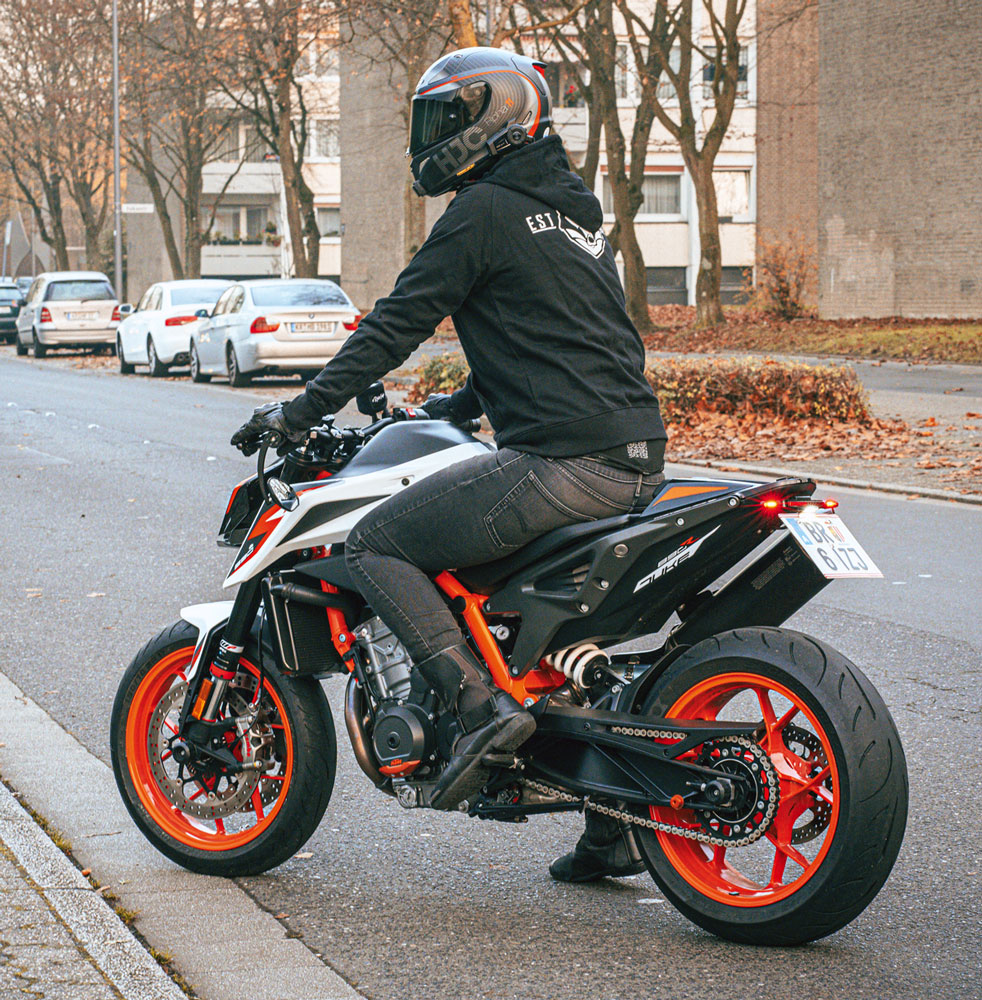 Fahrspaß auch im Alltag - KTM 890 Duke R, Modell 2020 Fahrspaß auch im Alltag - KTM 890 Duke R, Modell 2020