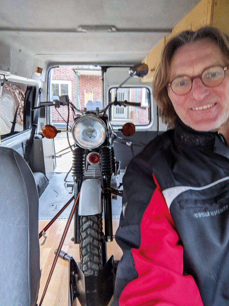 Eine MZ TS 250 als Meditationsobjekt Eine MZ TS 250 als Meditationsobjekt