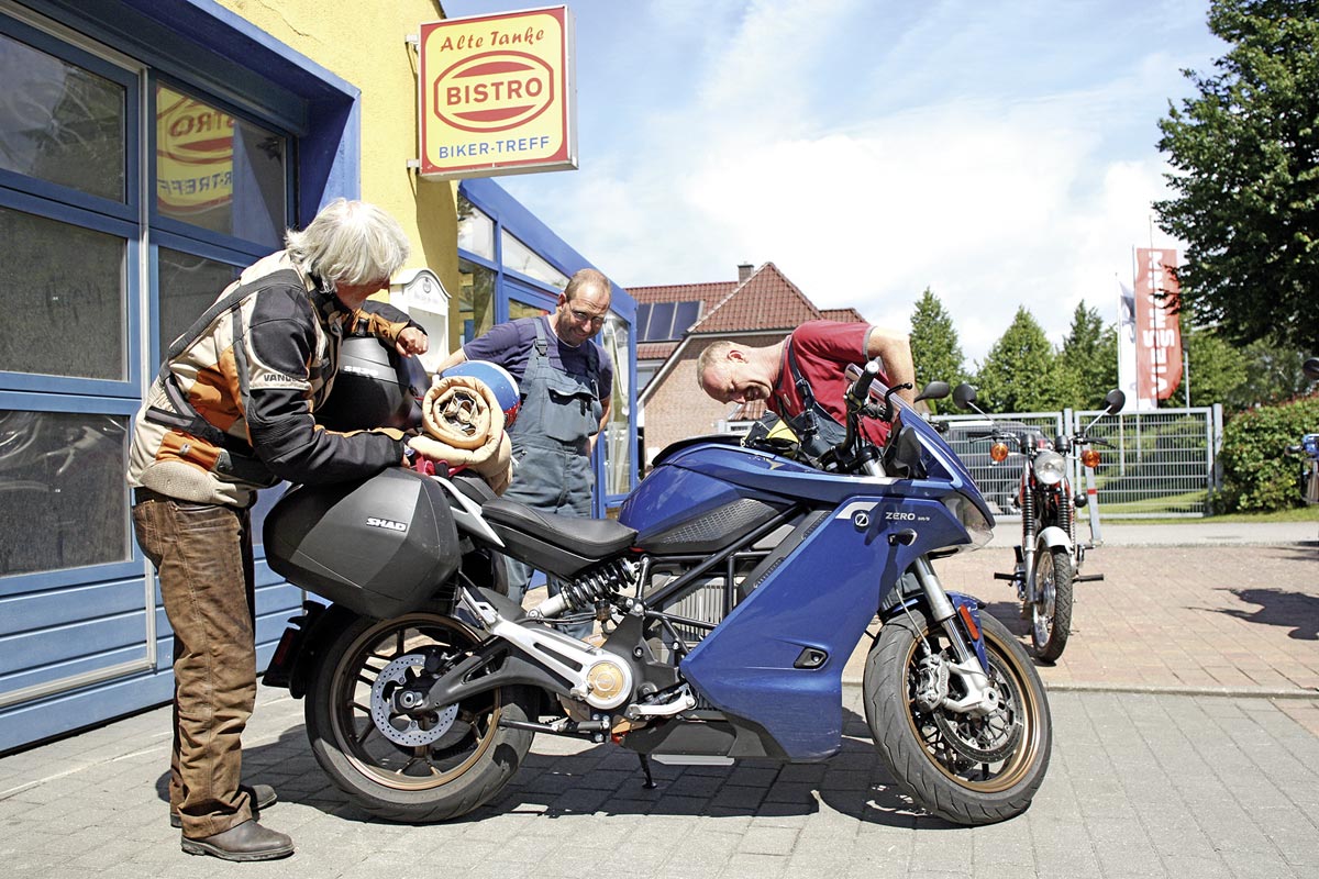 Bei Frank und Bodo Krull. Mit der ZERO SR/S 2000 km durch Deutschland Bei Frank und Bodo Krull. Mit der ZERO SR/S 2000 km durch Deutschland