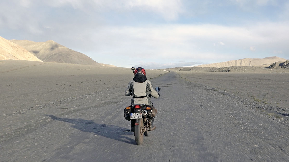 Unendliche Weiten - Menschen helfen sich dort Unendliche Weiten - Menschen helfen sich dort