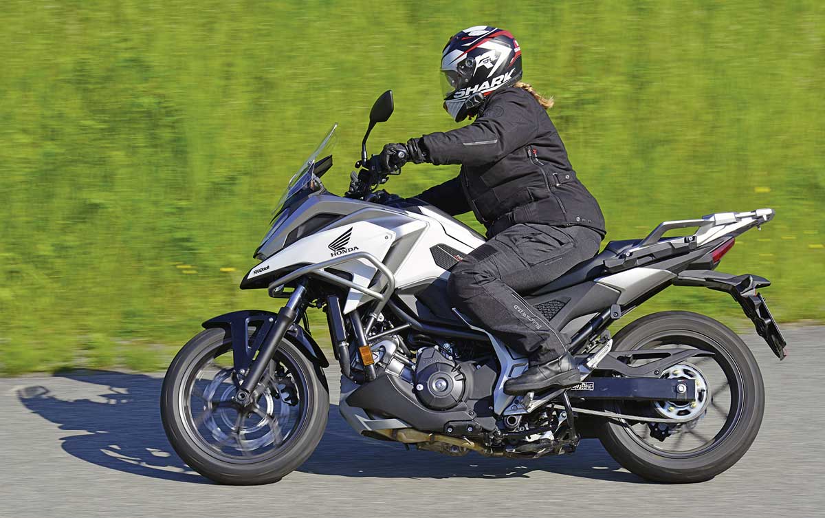 Honda NC 750 X beim Kurventraining auf dem Heidbergring Honda NC 750 X beim Kurventraining auf dem Heidbergring