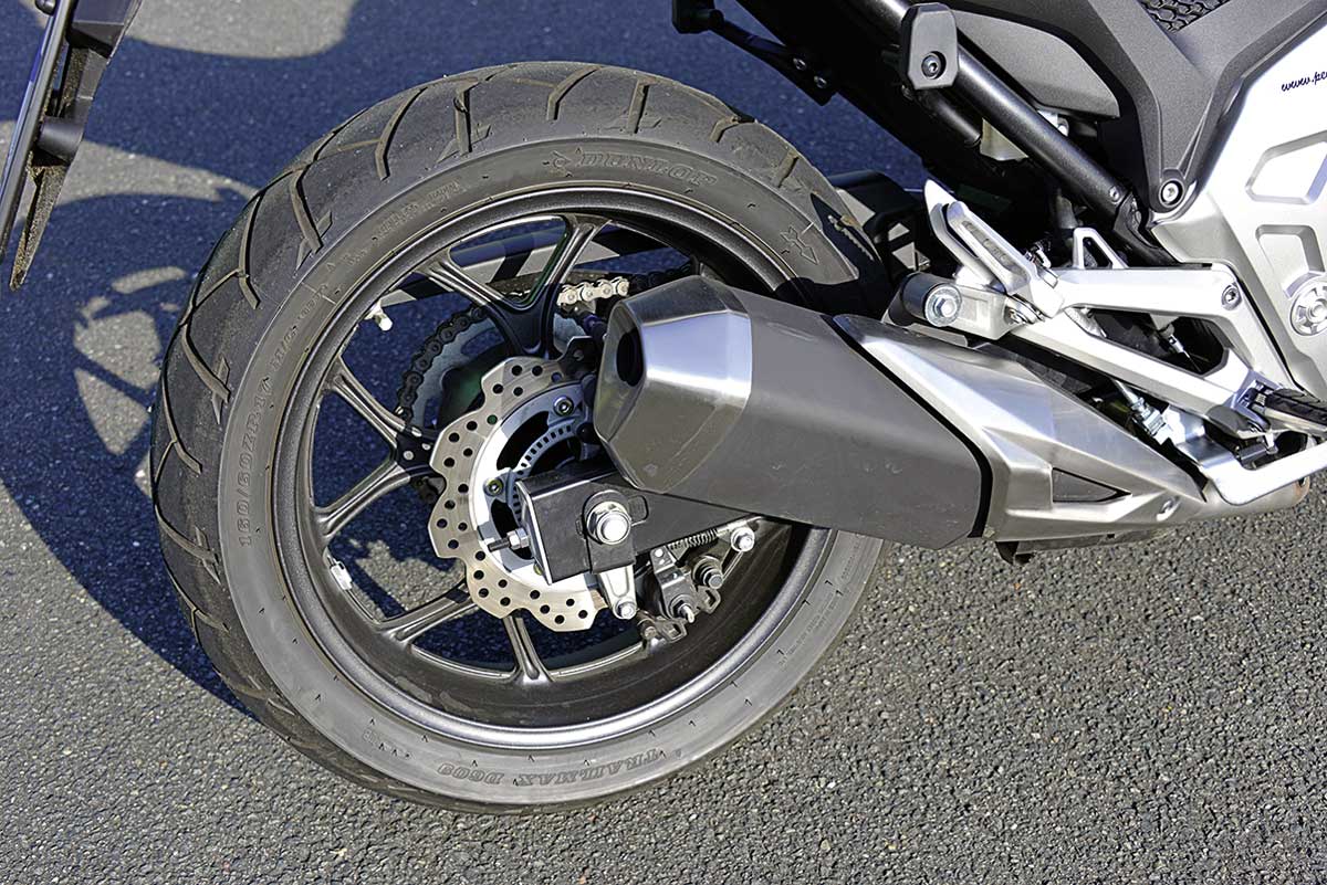 Honda NC 750 X - Feststellbremse unter der Schwinge Honda NC 750 X - Feststellbremse unter der Schwinge