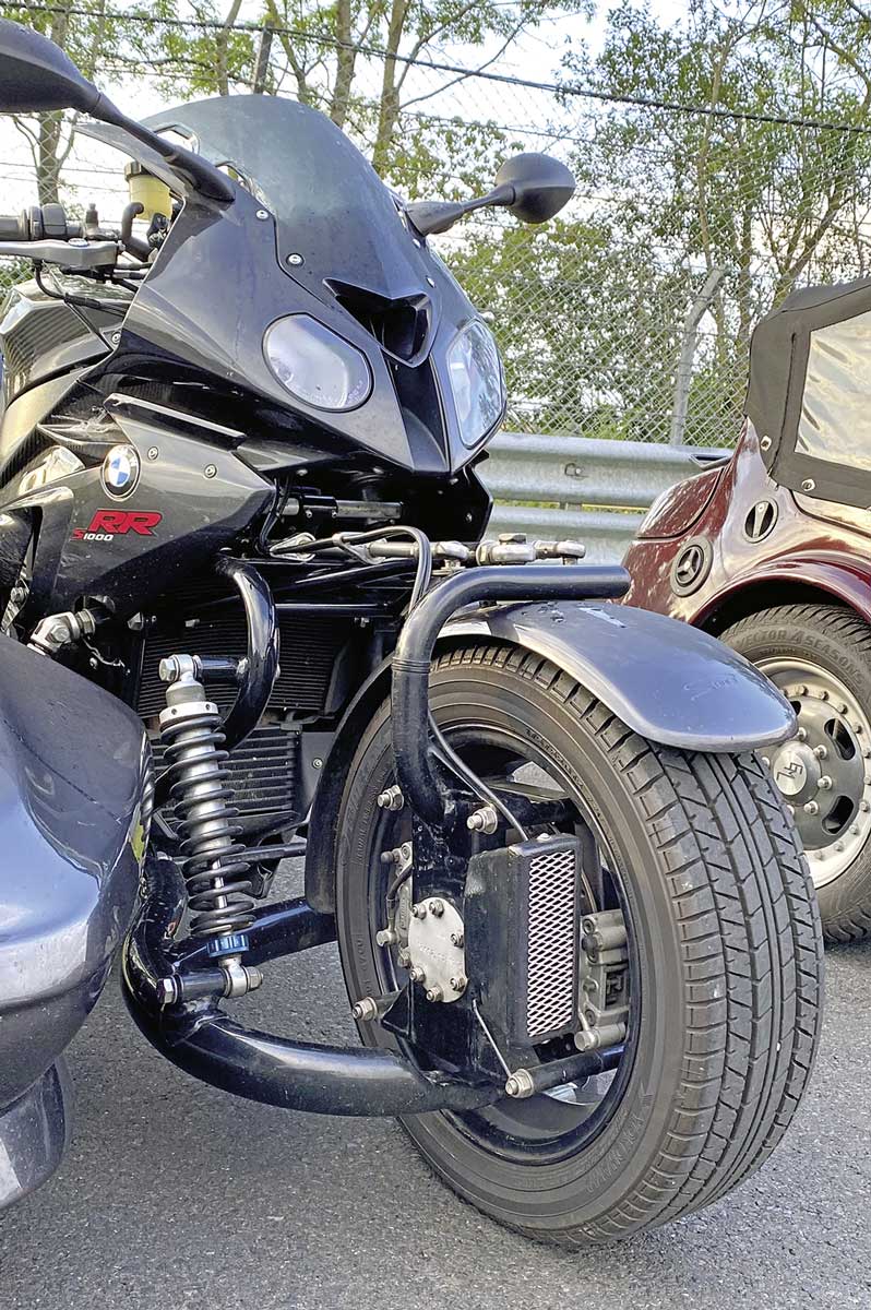 Imposante Vorderradbremse am BMW-Gespann Imposante Vorderradbremse am BMW-Gespann